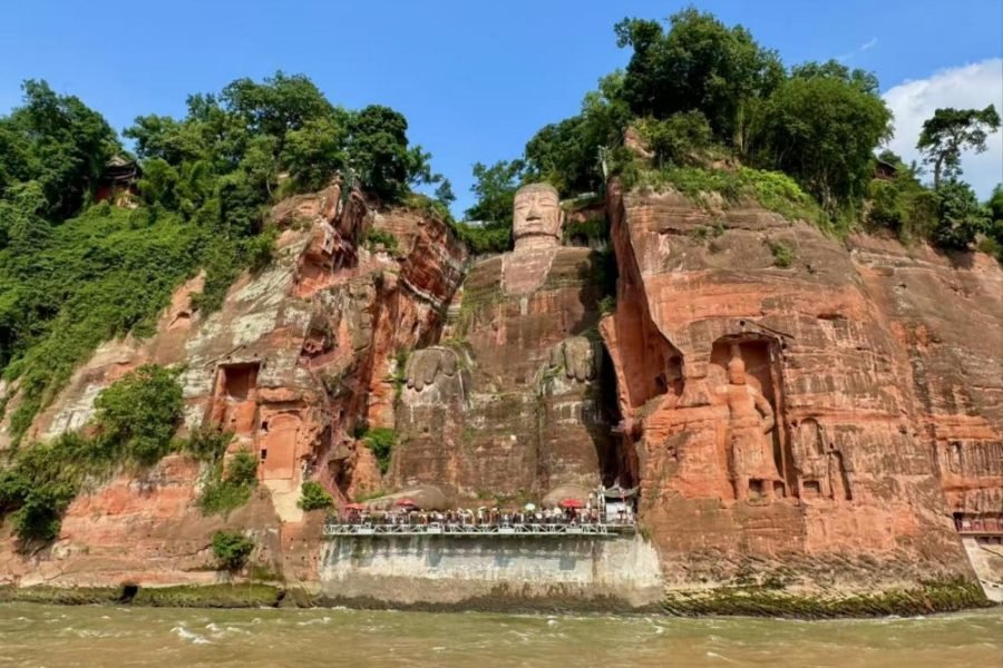Leshan Giant Buddha & Mount Emei 2-Day Tour